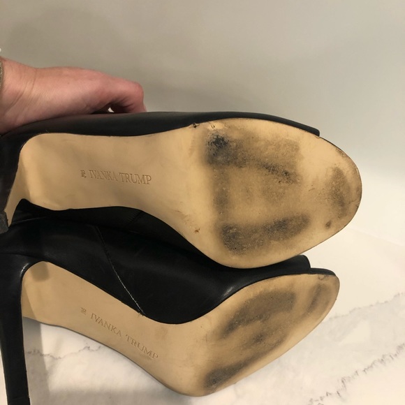 ivanka Booties Size 9 - Picture 3 of 3